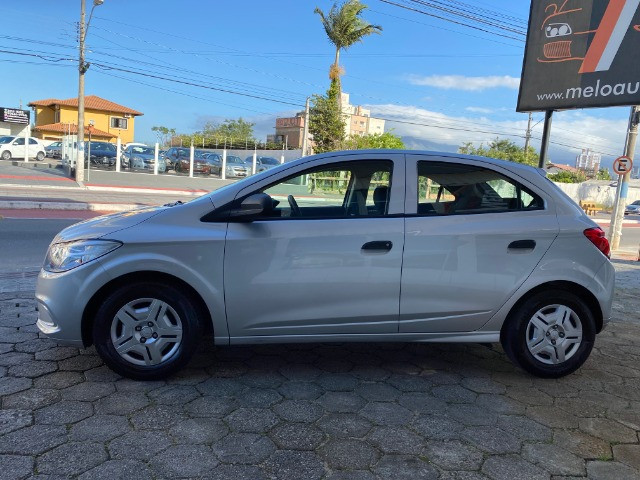 Onix Joy 1.0 Completo 2018 - Foto 8