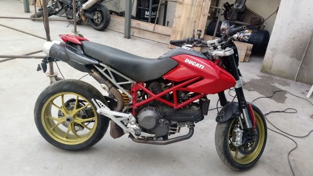 Sucata de moto para retirada de peças Ducati Hypermotard 2011
