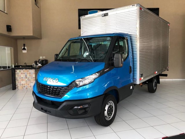 IVECO DAILY CHASSI 35-150 BAÚ