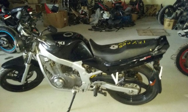 Sucata de moto para retirada de peças Suzuki GS 500 1997/1999 - Foto 5