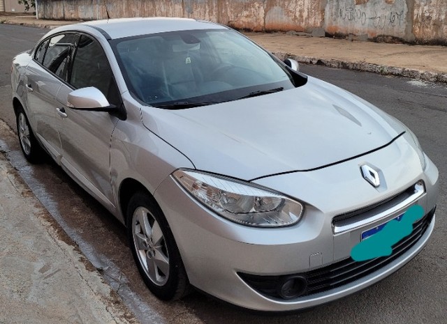 CARRO RENAULT FLUENCE 2014