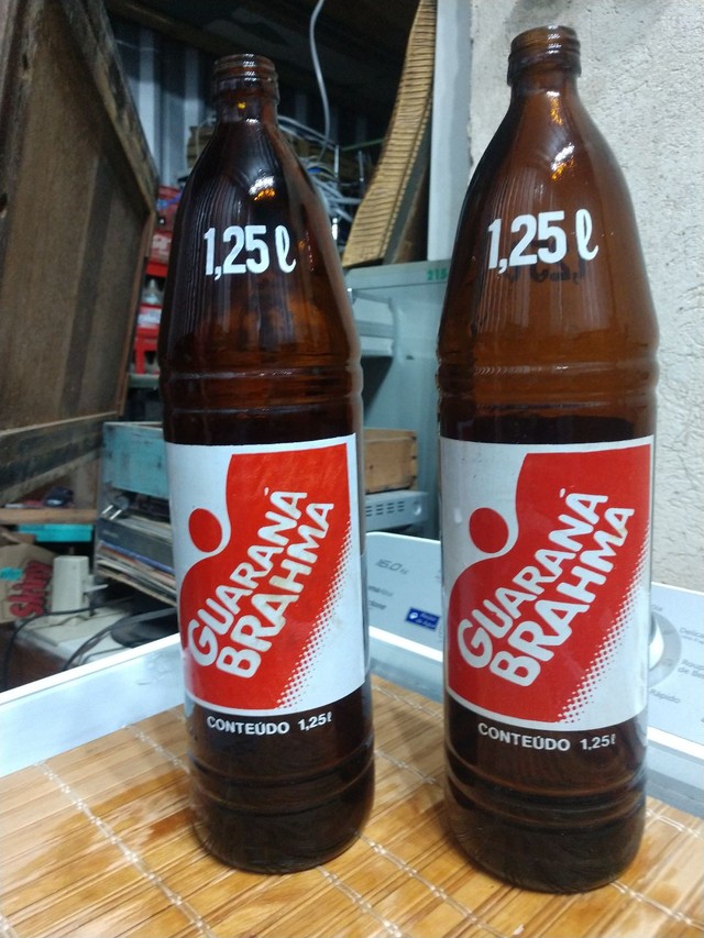 Duas garrafas guaraná Brahma coleção  - Foto 5