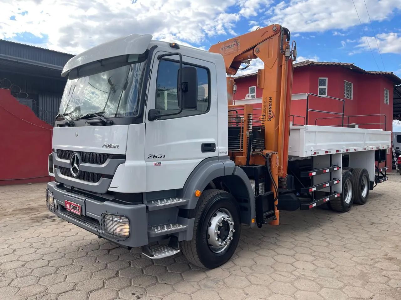 MB AXOR 2831 MUNCK E CARROCERIA  - Foto 3