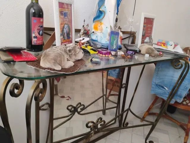 Aparador com espelho cromado 