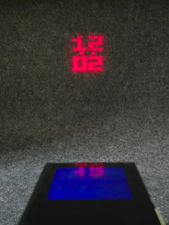 Relógio de cabeceira com projetor :: digital despertador alarme termômetro calendário  - Foto 5