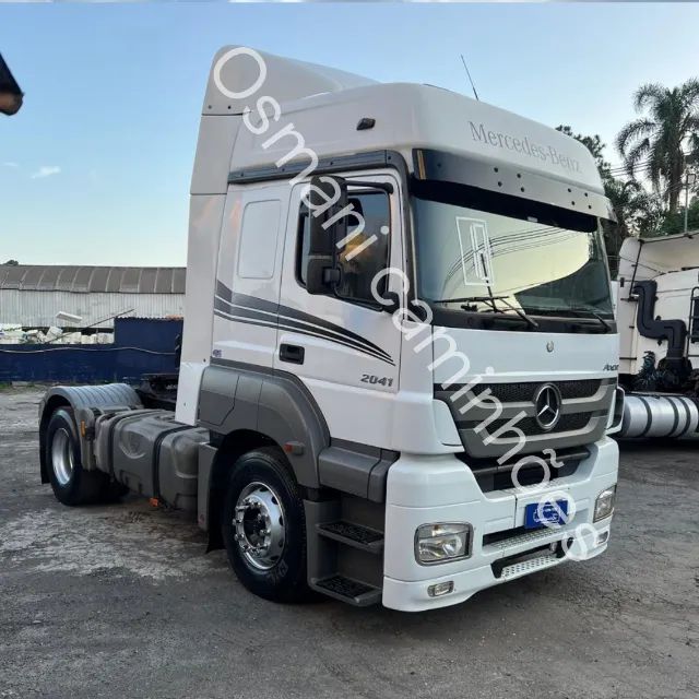 mb axor 2041 toco 2018 completo teto alto 