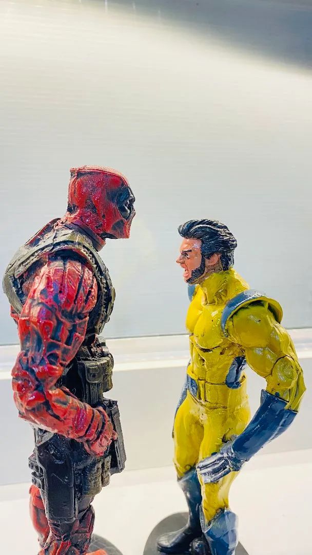Boneco de Ação Deadpool e Wolverine - Edição Limitada Resina 20cm