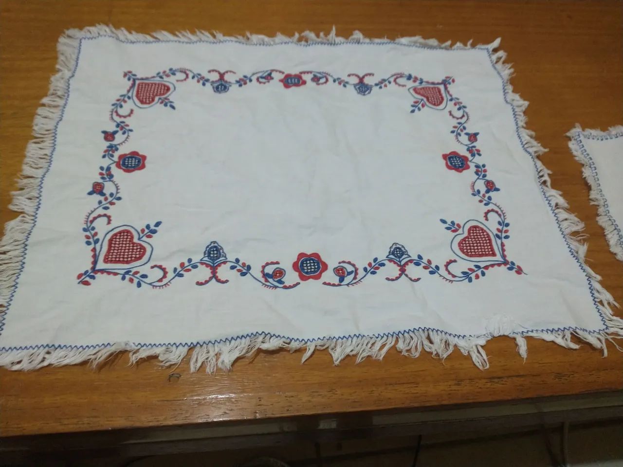 Toalha de mesa e porta copo - Foto 2