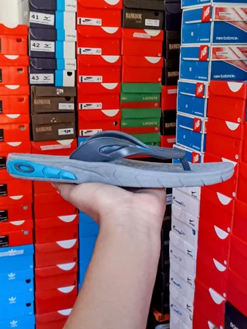 Chinelo Oakley - Cinza/Azul
