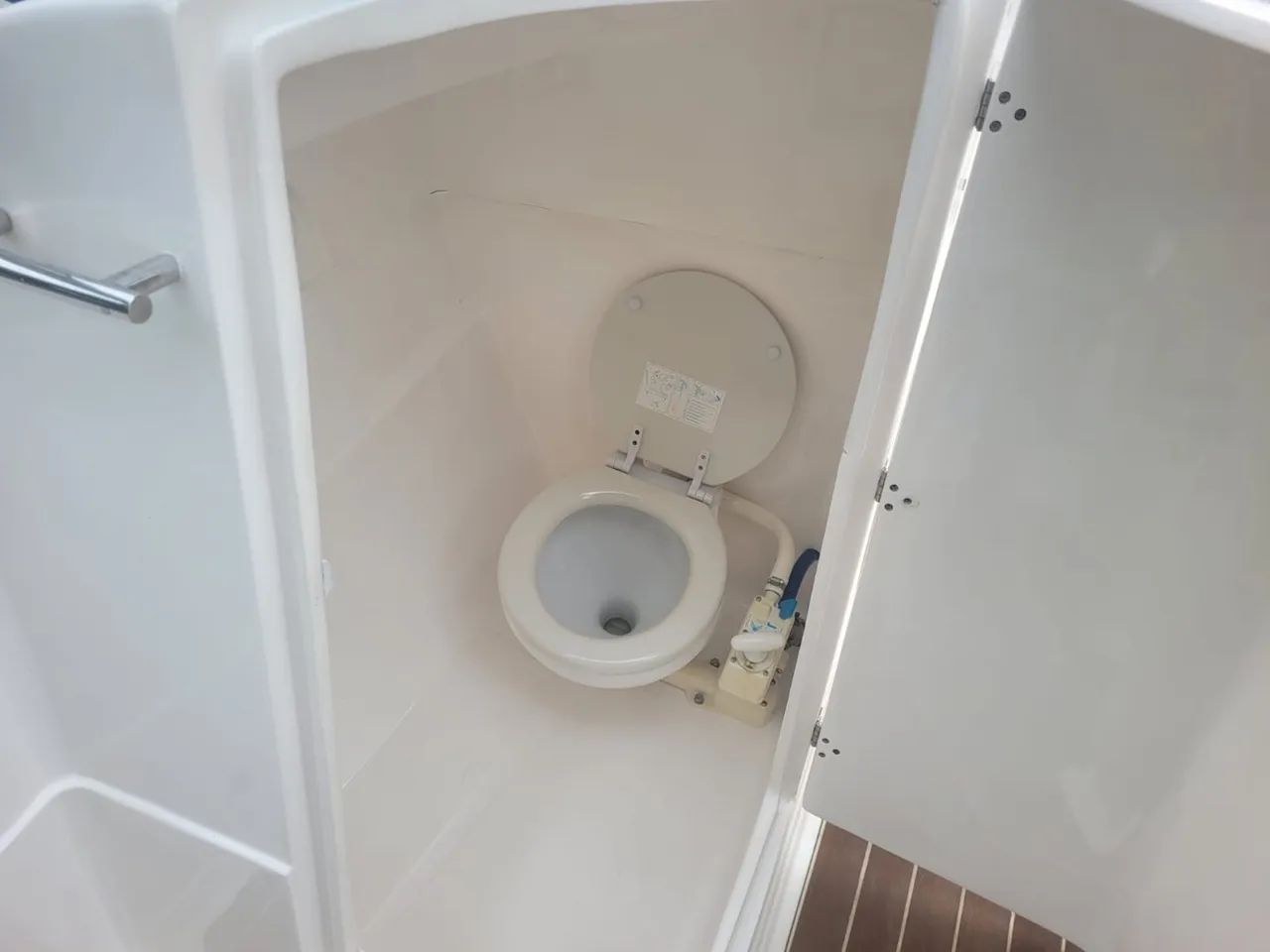 Vendo lancha FS 230 com banheiro  - Foto 2