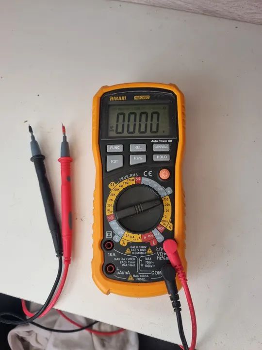 Multímetro Digital Hikari 2082