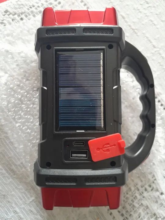 Lanterna de Led. Recarregável USB e Solar - Foto 3