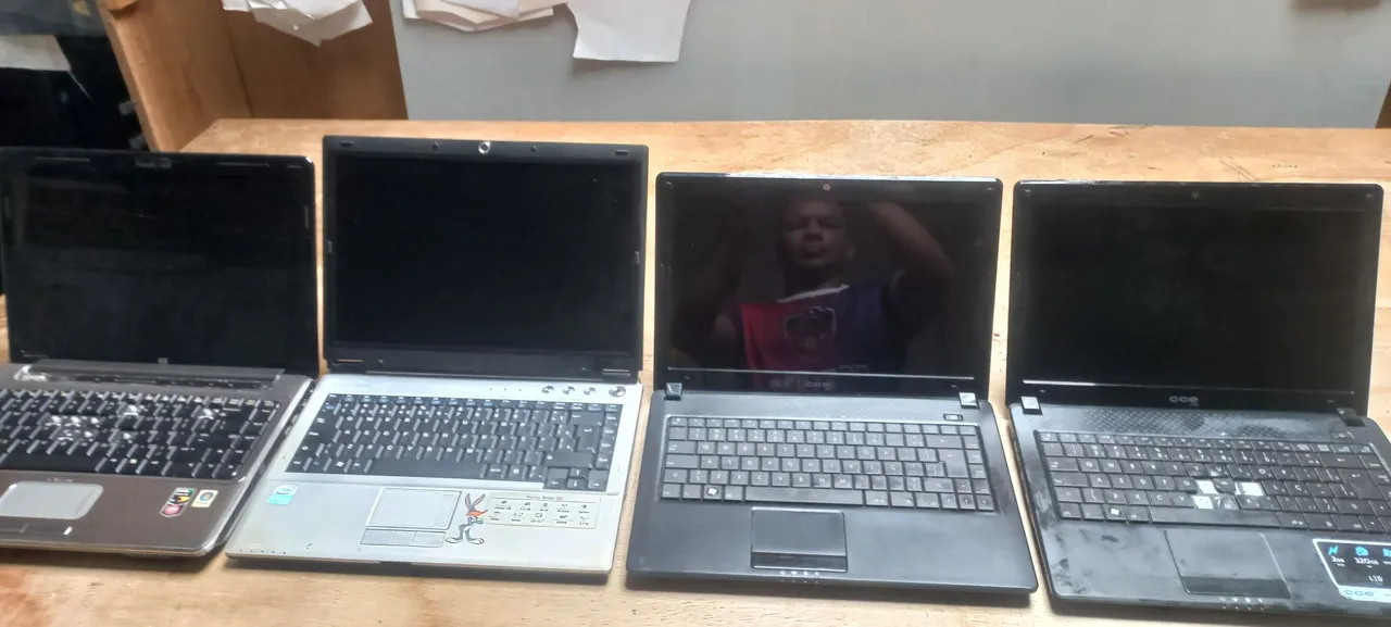 4 Notebooks para peças