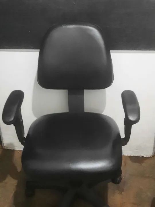 Cadeira de escritório giratória
