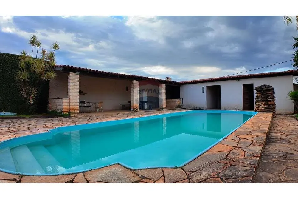 VICENTE PIRES - CASA CONFORTÁVEL - UMA SUITE E PISCINA