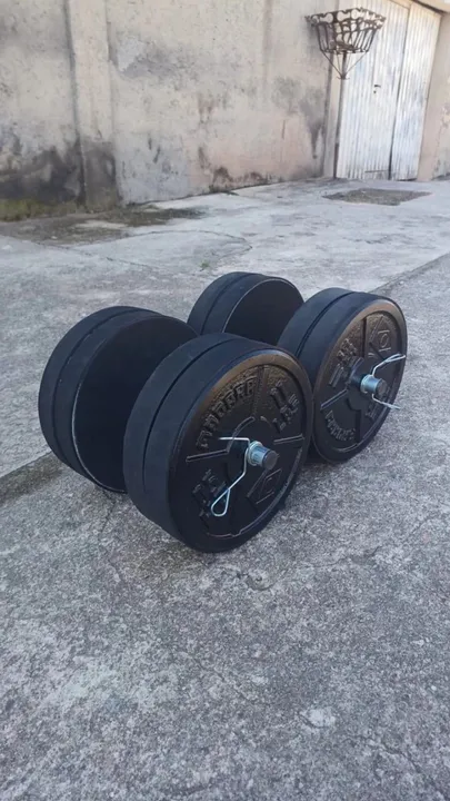 Par de Halteres 20kg com anilhas de concreto