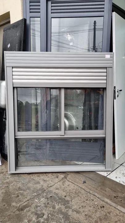 Janela Lidinese com persiana vidro Laminado 10mm