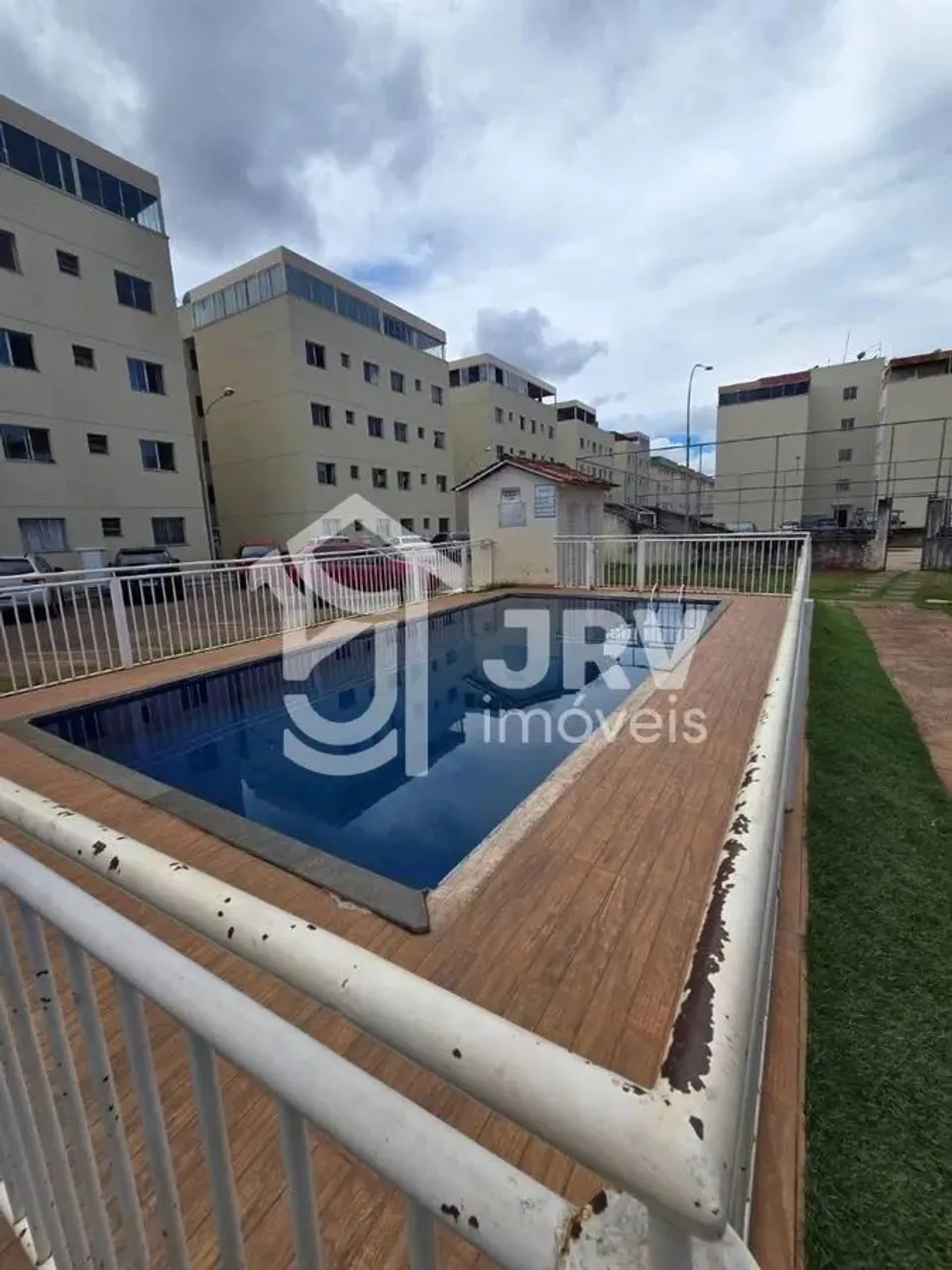 ALUGA-SE APARTAMENTO DE 2 QUARTOS AO LADO DO SHOPPING SUL EM VALPARAISO NO RESIDENCIAL LIS