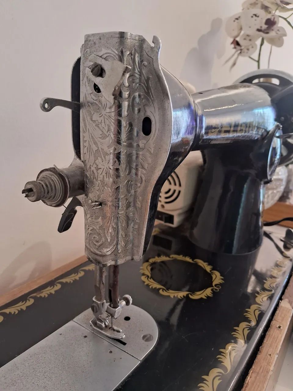 Maquina de Costura Elgin retrô - Foto 4