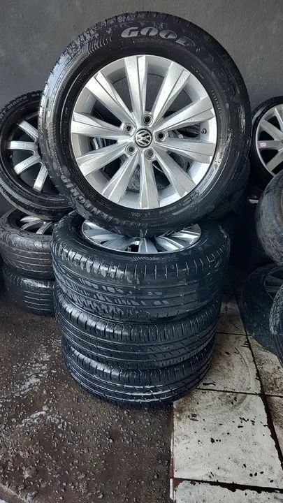 aro 15 c pneus semi novos <br><br>