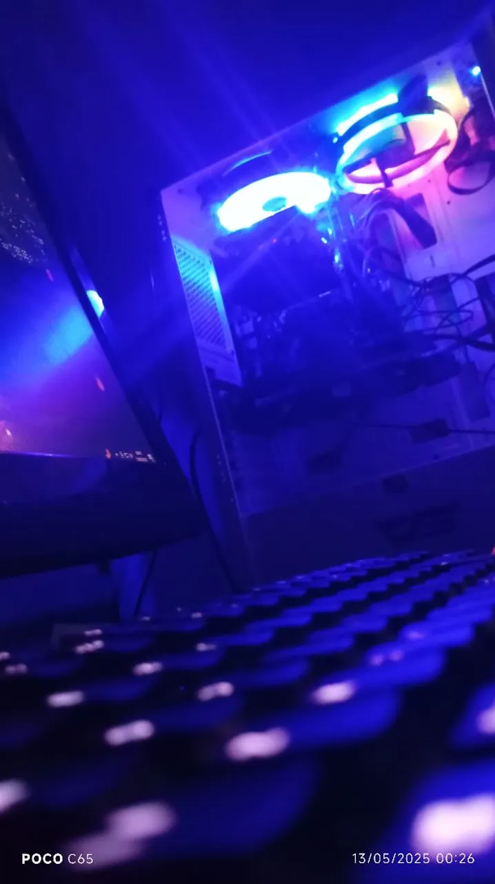 PC Gamer com Iluminação RGB e Desempenho Imbatível!