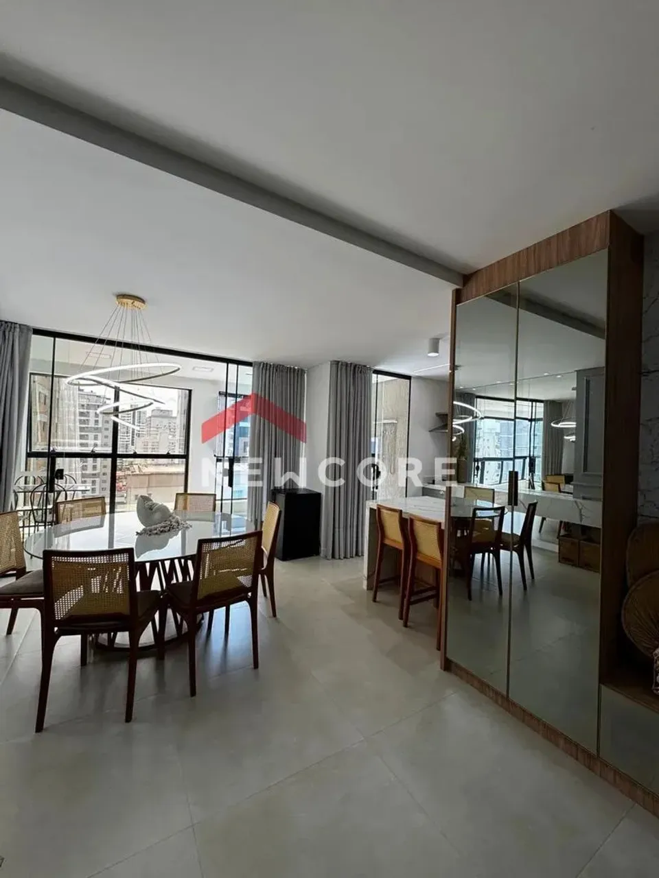 Apartamento em Rua 288 - Meia Praia - Itapema/SC