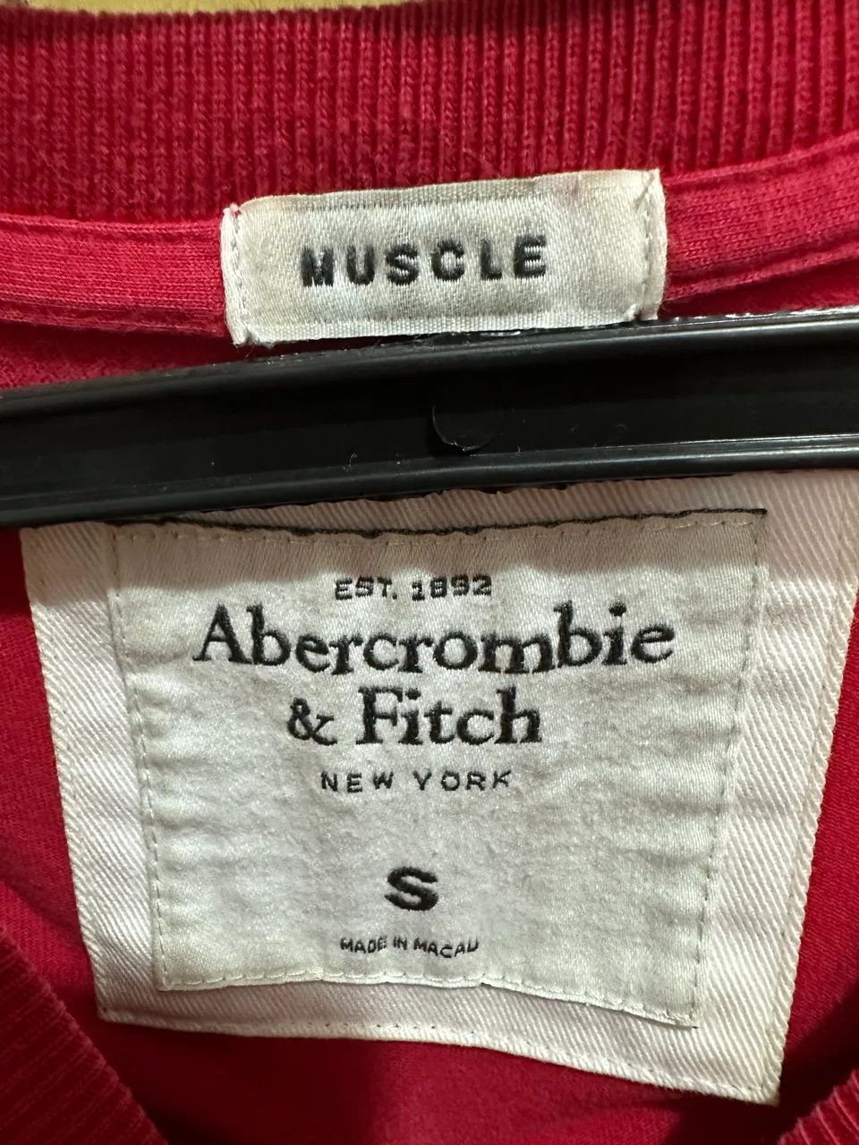 Camiseta Abercrombie & Fitch Original - Foto 2