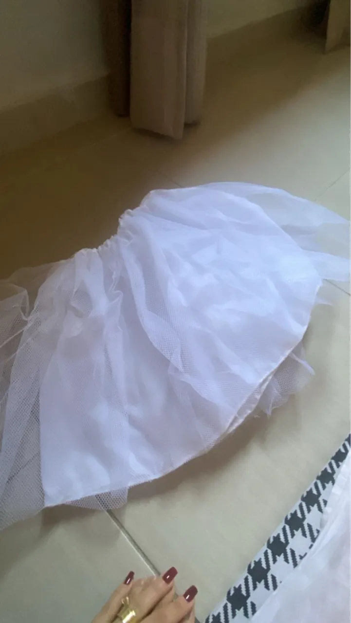 Saia nágua de tule branca
