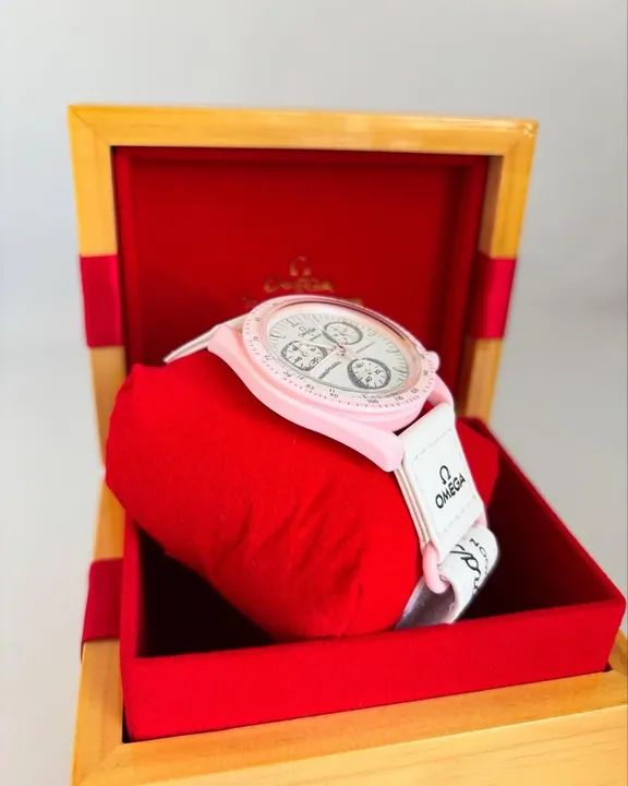 Relógio Omega Speedmaster Moonwatch Rosa - Foto 2