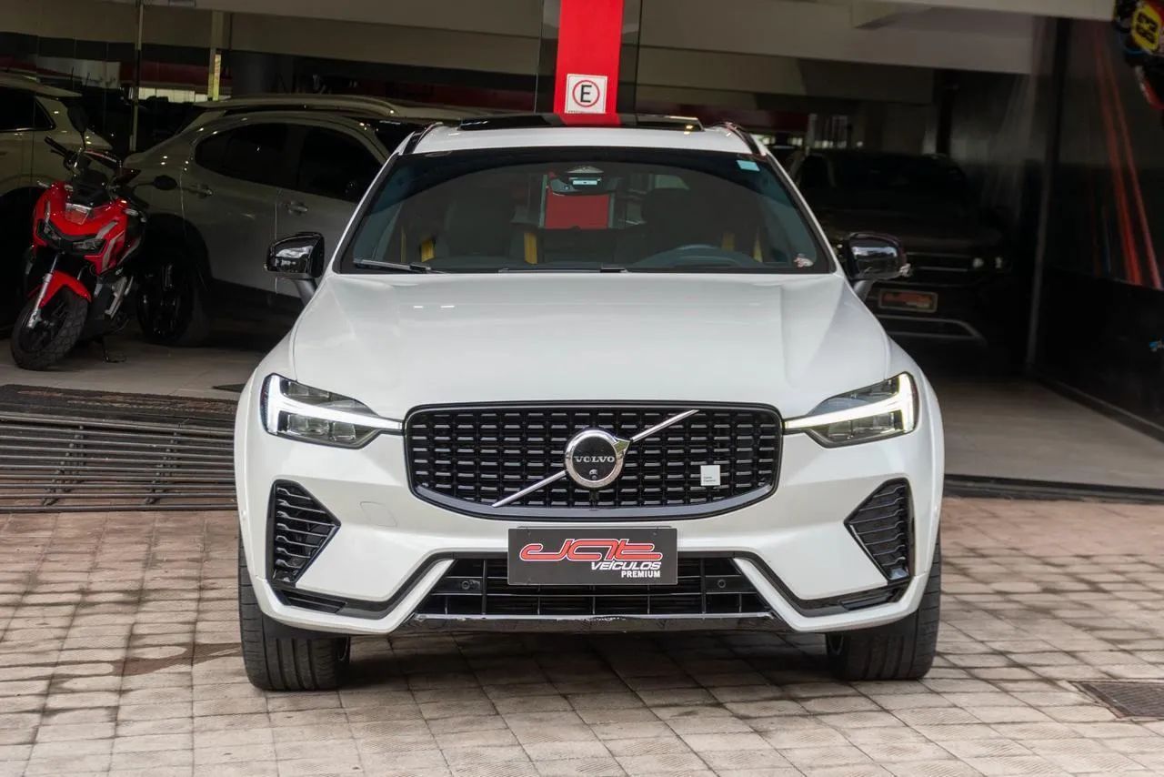 Volvo XC-60 T-8 Pol. Eng. 2.0 AWD (híbrido) 2024 - Foto 4