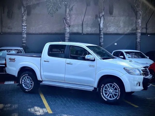 Toyota Hilux SRV 4x4 3.0 TD automático 2013