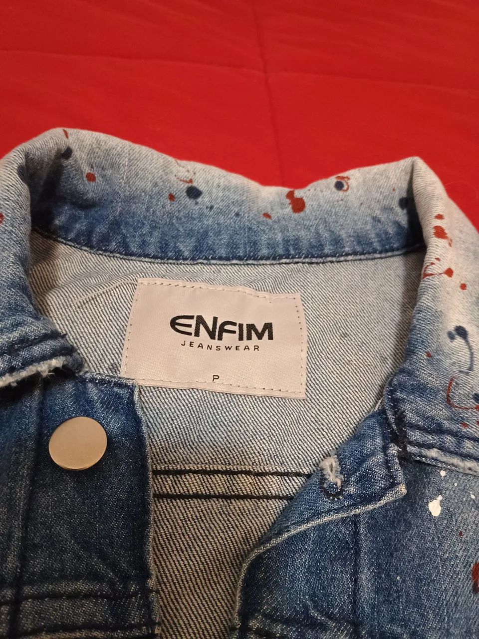 Jaqueta Jeans Customizada com Detalhes de Tinta - Foto 4