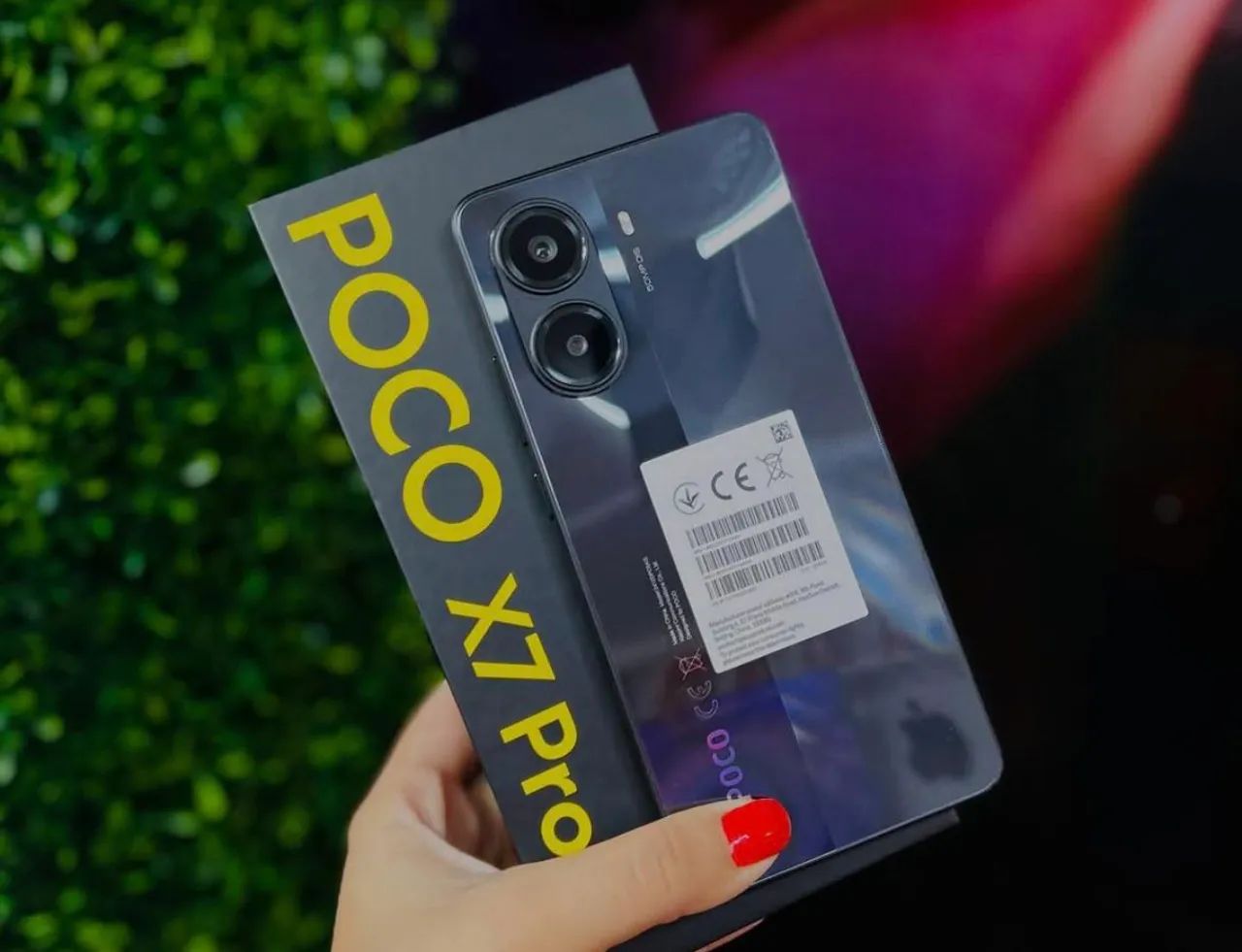 Celular Poco X7 Pro 5G 256/8 Design Moderno e elegante+Dual Sim +Câmera de alta Resolução