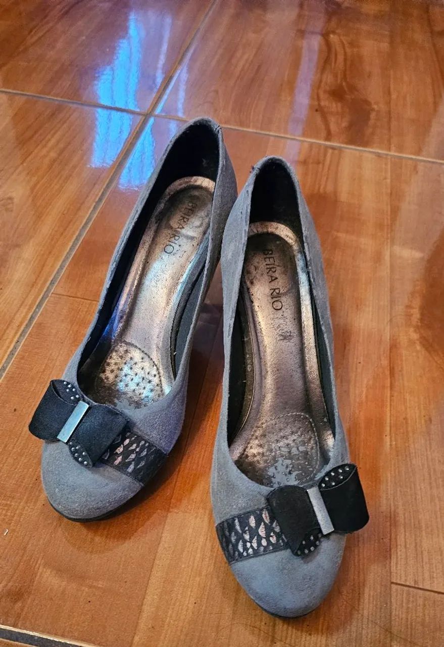 Sapato feminino cinza Tamanho 34