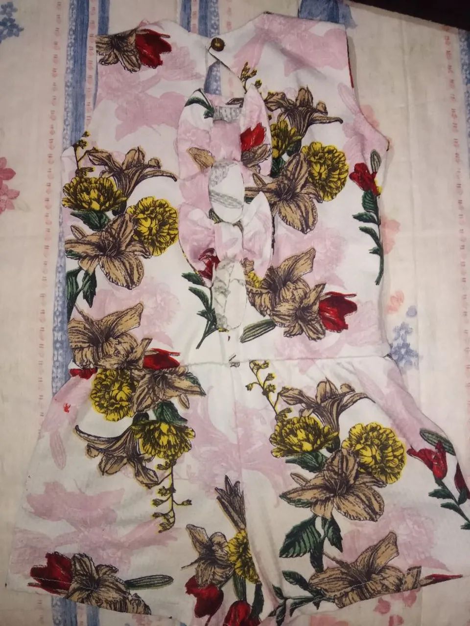 Macacão Floral Infantil com laços nas costas - Foto 2