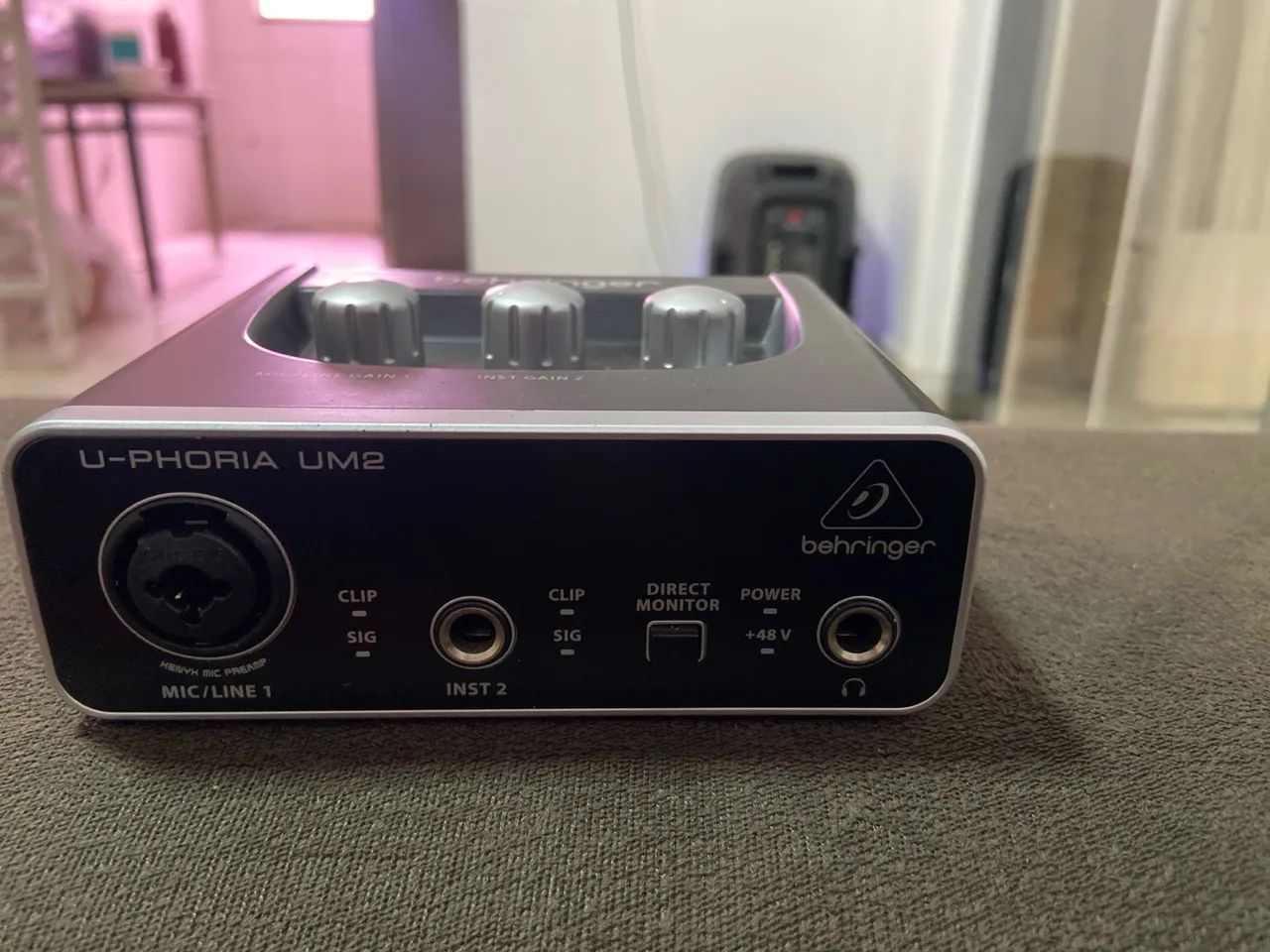 INTERFACE DE ÁUDIO BEHRINGER UM2