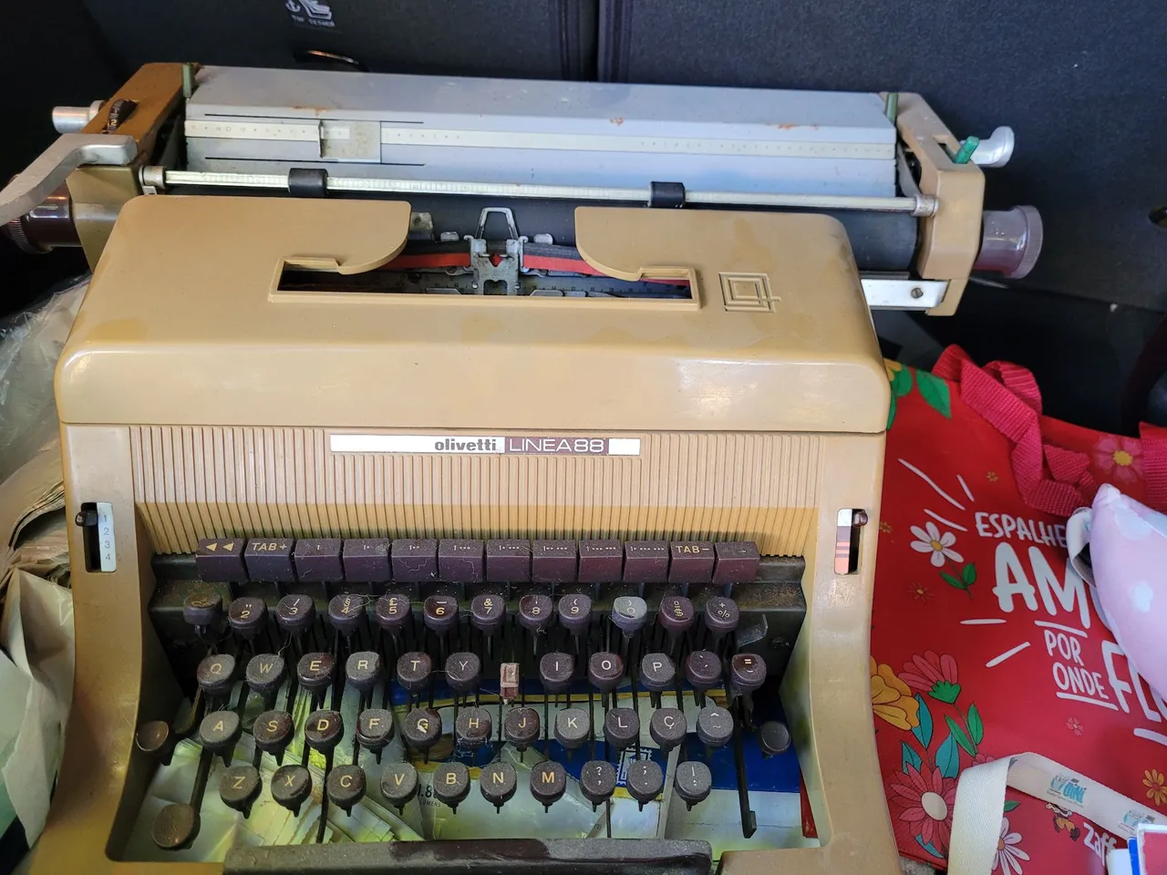 Máquina de Escrever Olivetti Linea 88