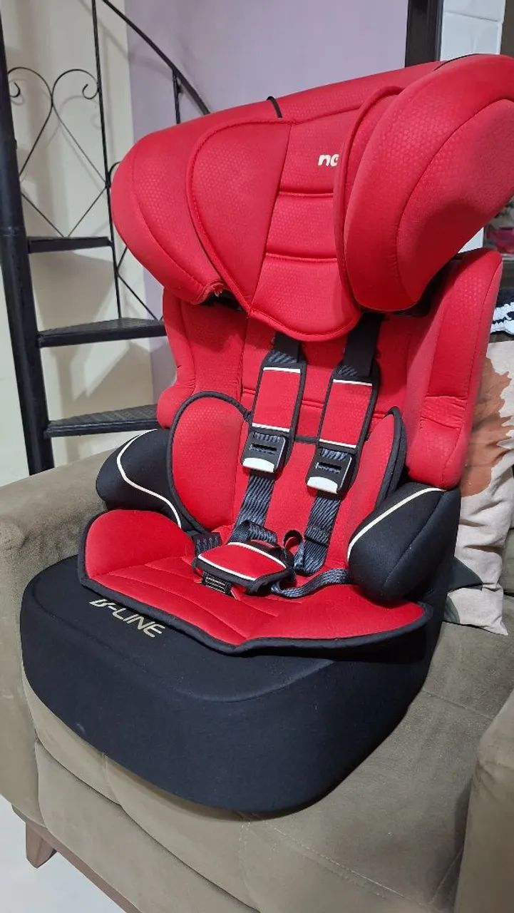 Cadeira automotiva para criança.