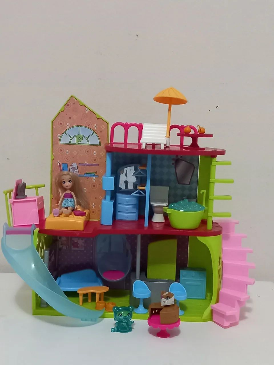 Casa de piÃ±a de polly pocket