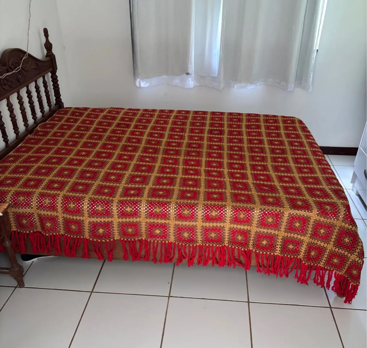 Conjunto de Colcha de casal e toalha de mesa em crochê 