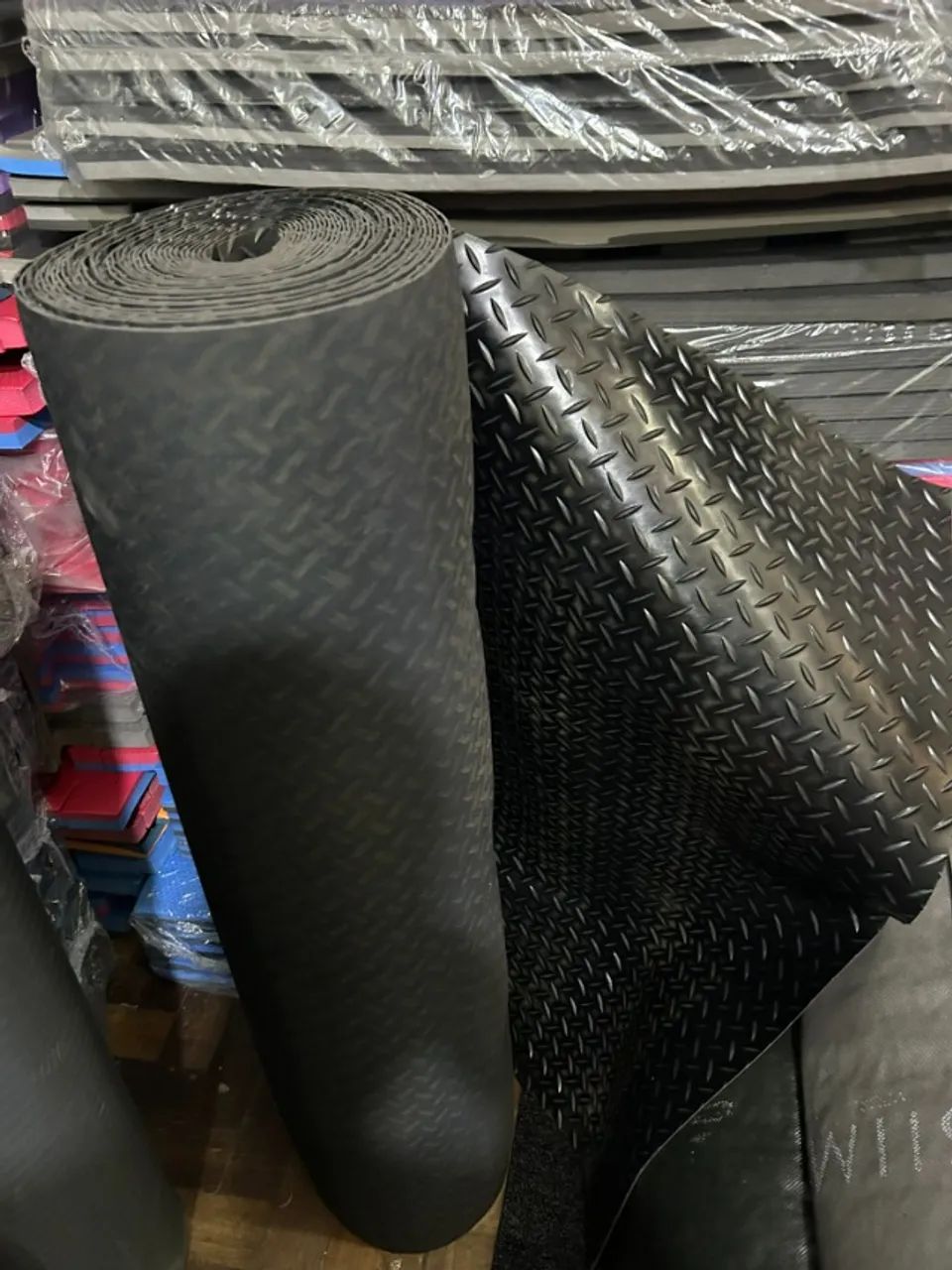 Manta para piso de borracha diamente antiderrapante 1.00 L - Foto 3