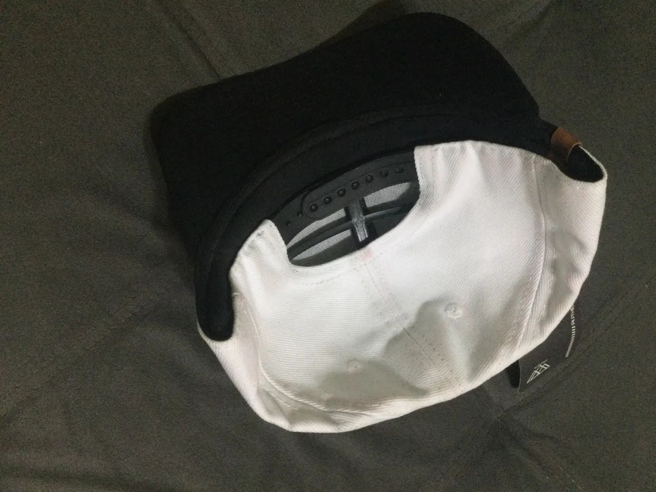 Boné Raiders Branco e Preto, modelo SnapBack  - Foto 3