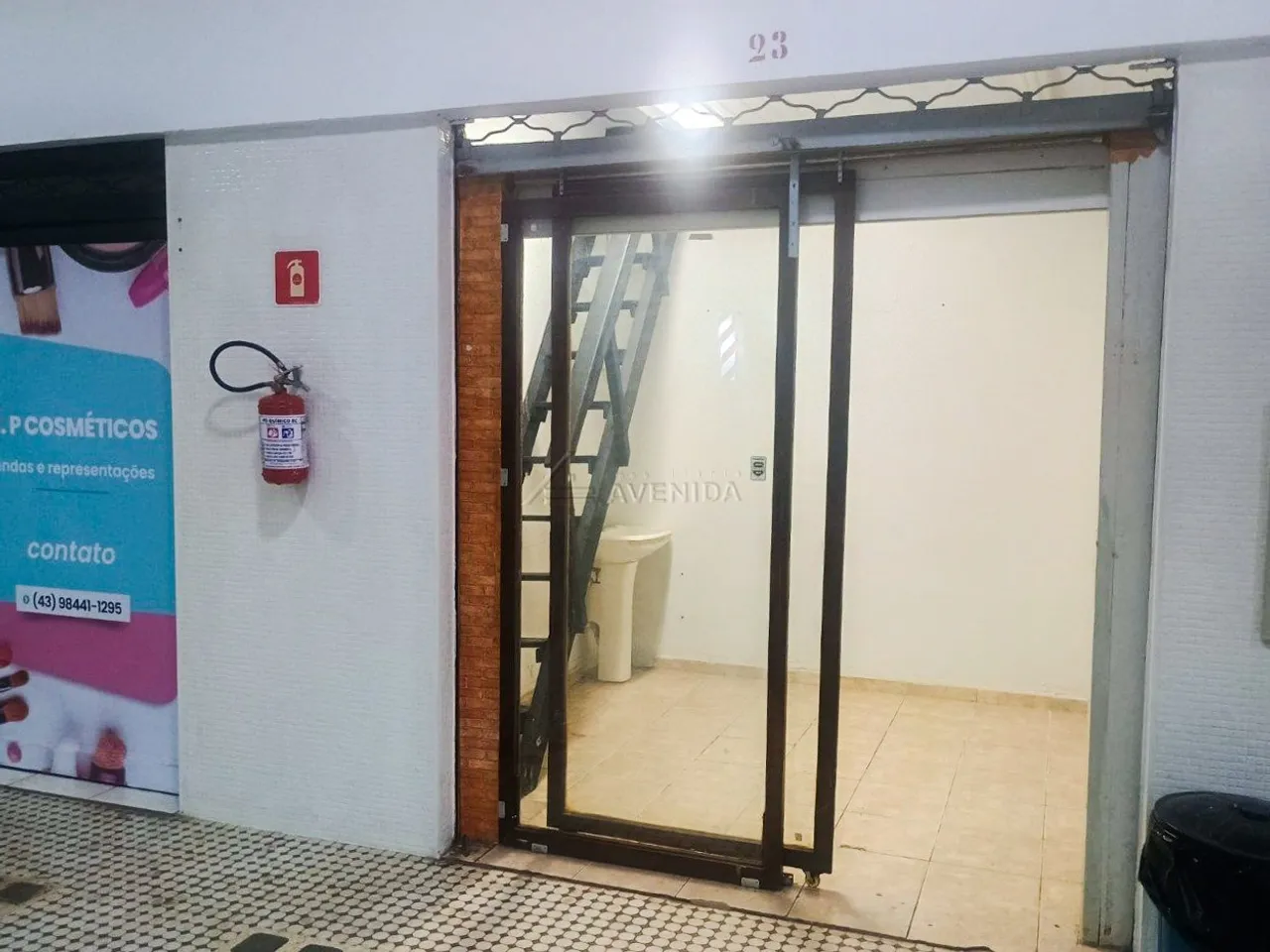 Sala para alugar no Centro de Londrina - 16m² com mezanino