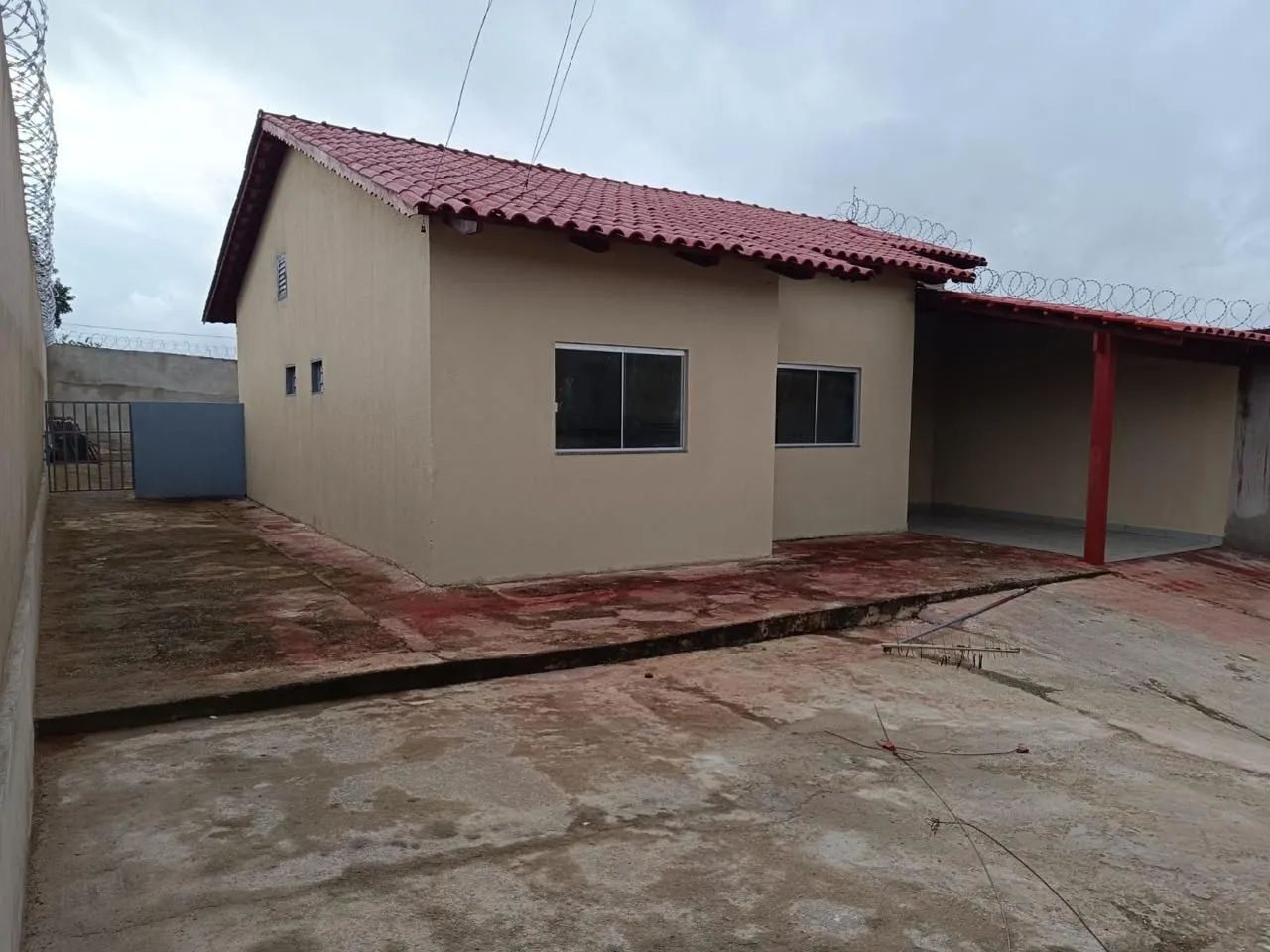 Casa 3/4 urgente /aceito carro.