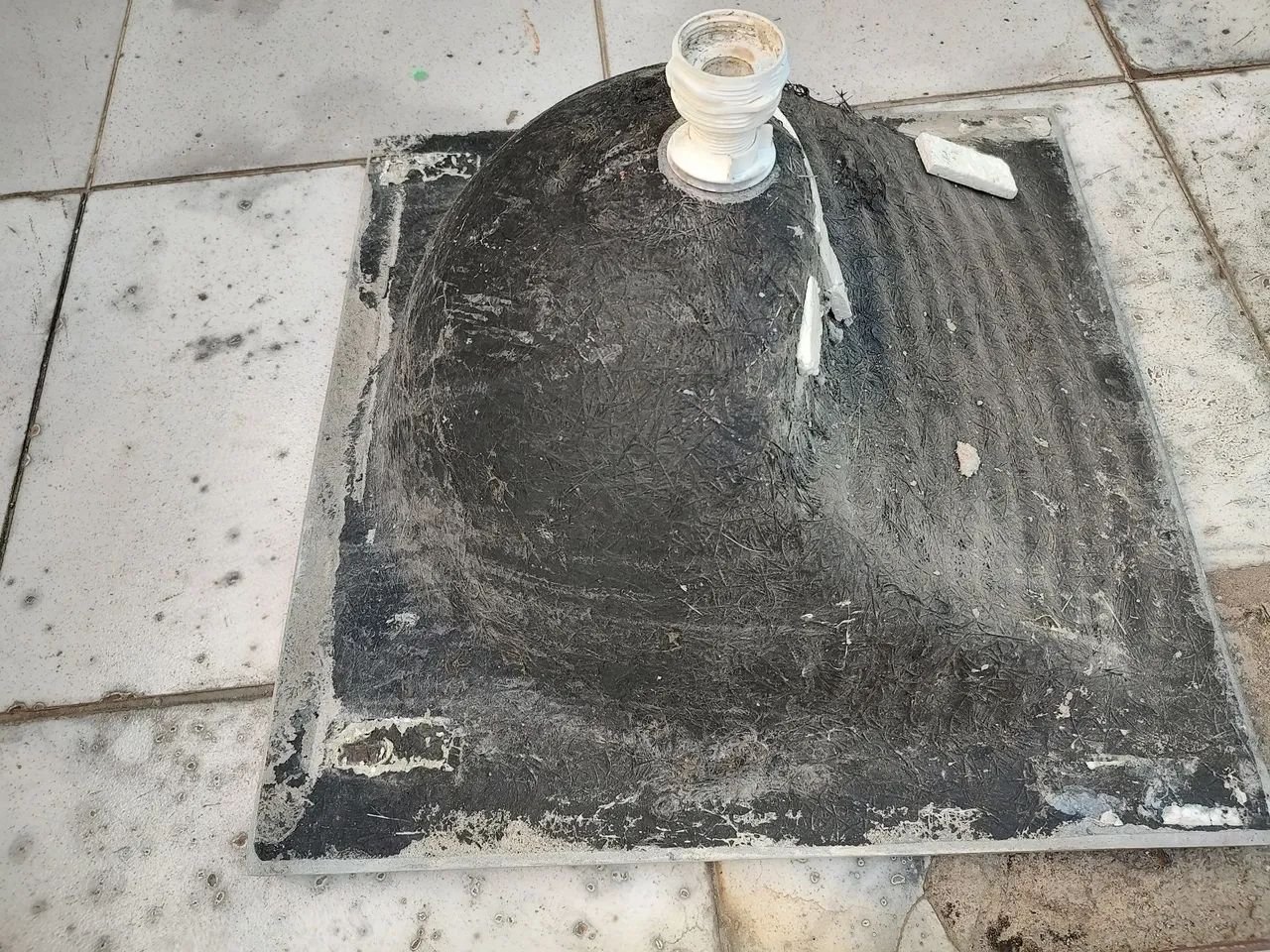 Tanque simples de fibra com suporte