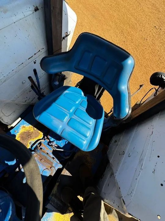 Trator New Holland 8030 - Foto 5