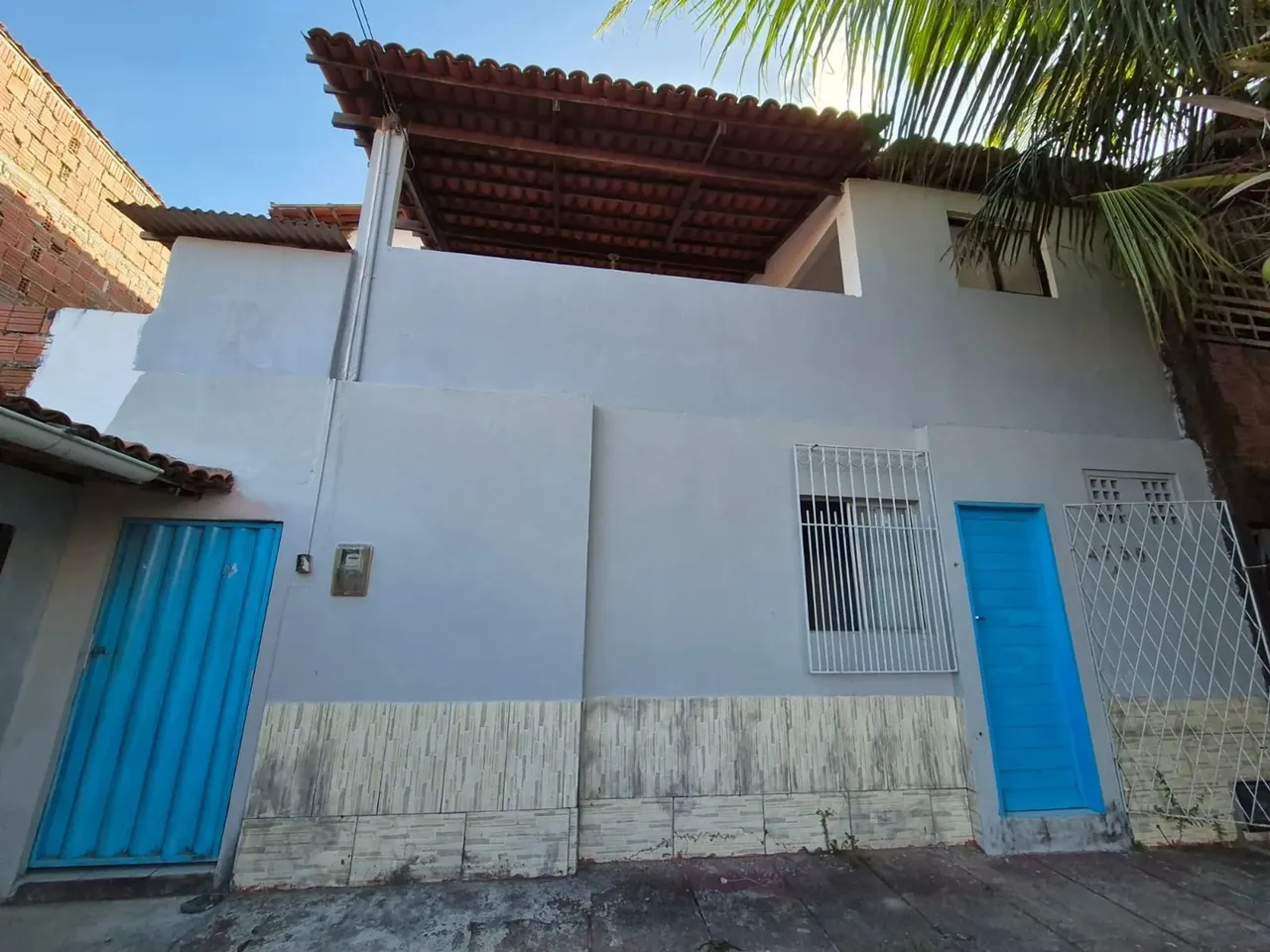 Casa Sobrado + 04 Apartamentos Totalizando 8/4 À Venda, 405 M² - Neópolis
