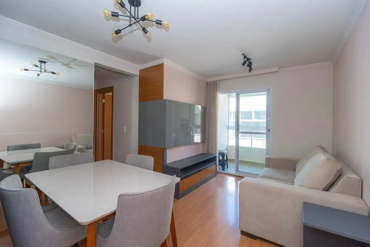 Apartamento de 2 quartos no bairro Campo Comprido