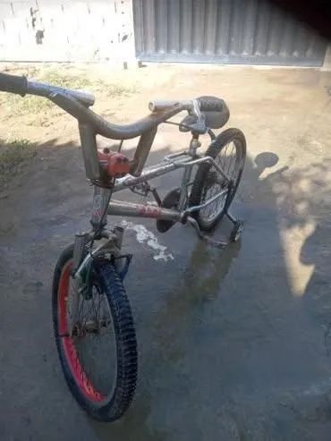 Bicicleta Infantil com Rodinhas - Foto 2
