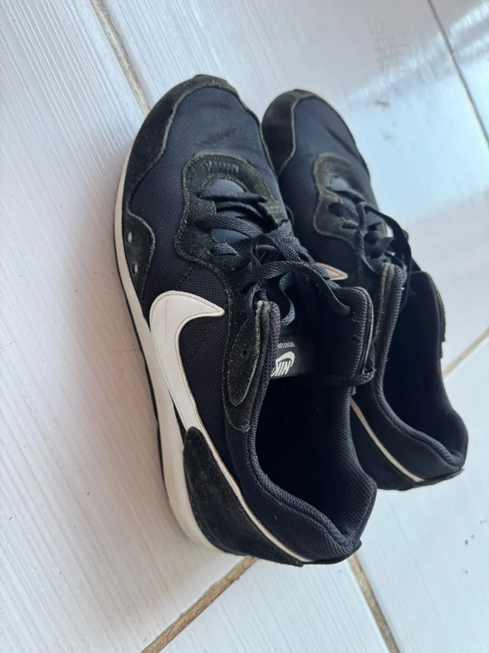 Tênis Nike Venture Runner - Preto